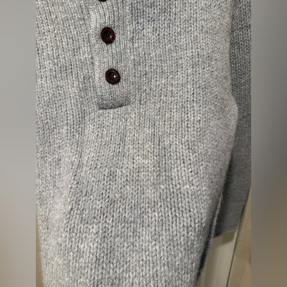 Club Monaco Merino wool/Alpaca blend Knit Men’s Gray Sweater, size M - Picture 11 of 11